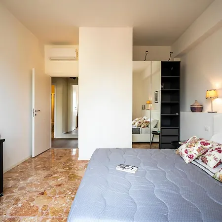Illustrated Scene-new Redi 51 Florence